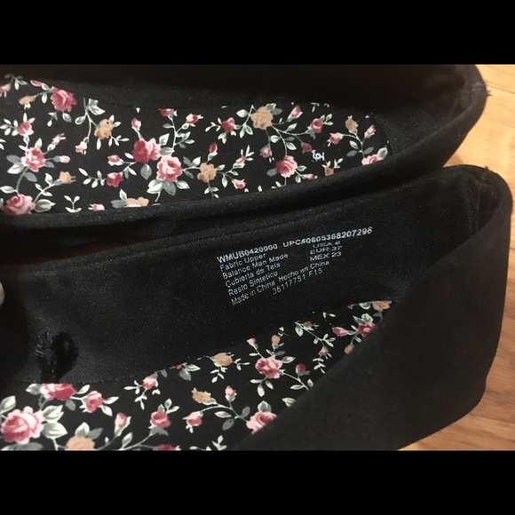 Black Flat Slip on Shoes - Picture 3 of 3